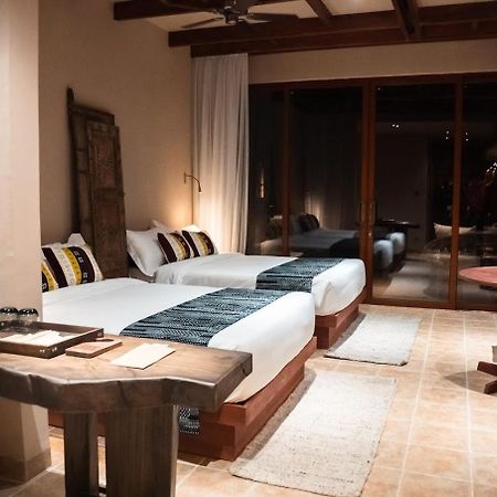 Entikko Safari Lodge Fajao Ngoại thất bức ảnh